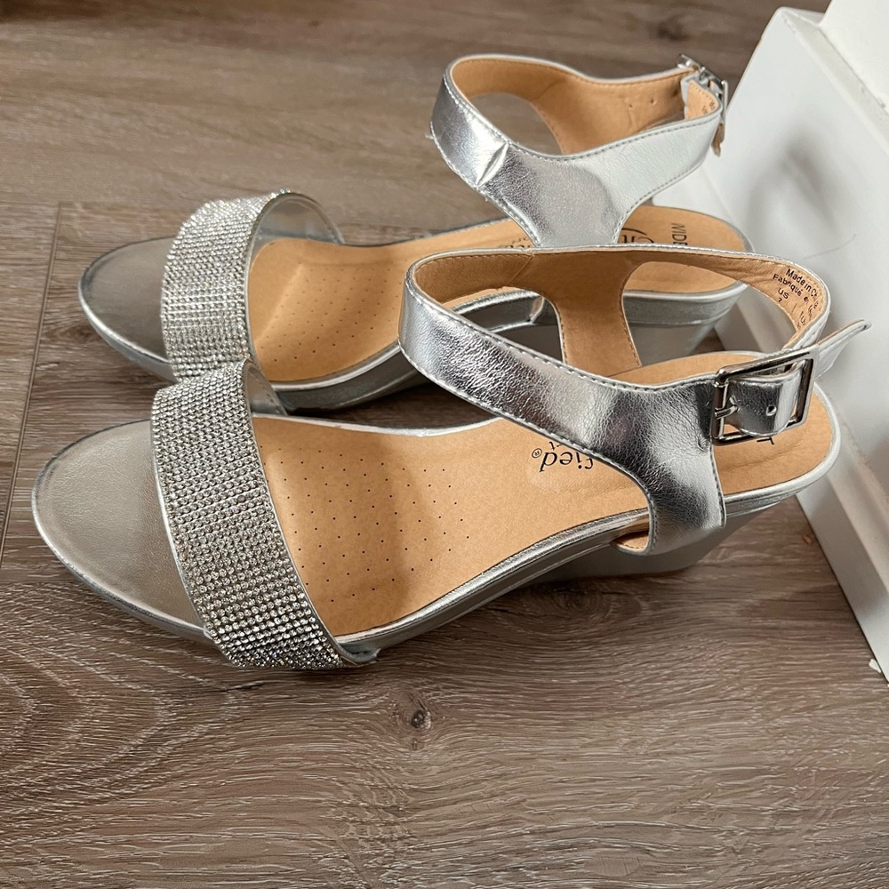 CityClassified Silver Heels size 7